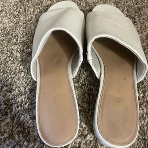 Christian siriano sandal second hand.